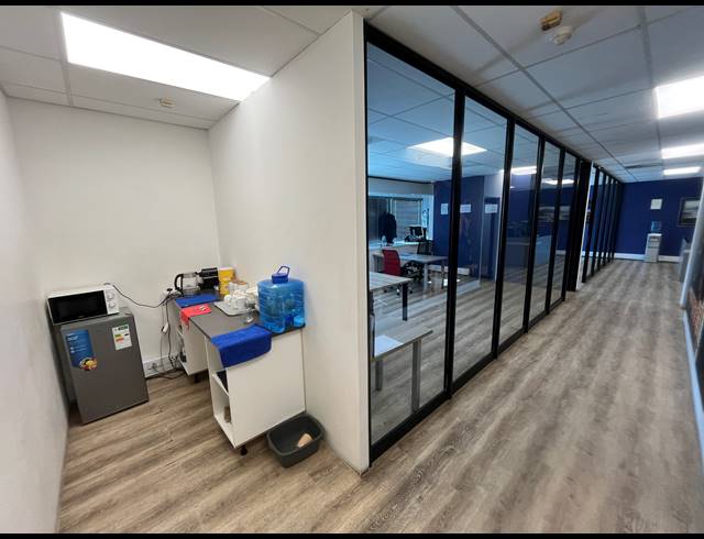 166M² OFFICE TO LET IN FORESHORE